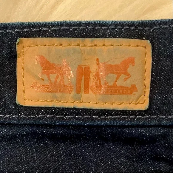 NWOT Levi’s Perfect Waist 525 Dark Blue Straight Leg Women's Jeans - Picture 5 of 13